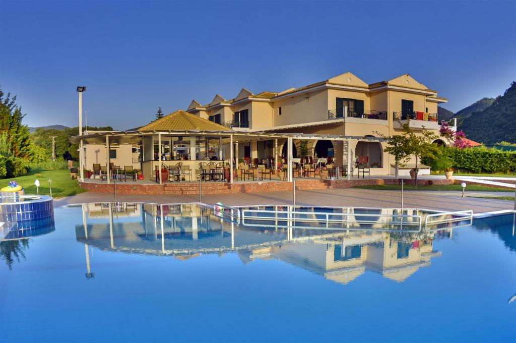 CORALLI HOTEL KARAVOSTASI 4* ΚΑΡΑΒΟΣΤΑΣΙ, ΠΕΡΔΙΚΑ, ΚΑΛΟΚΑΙΡΙ